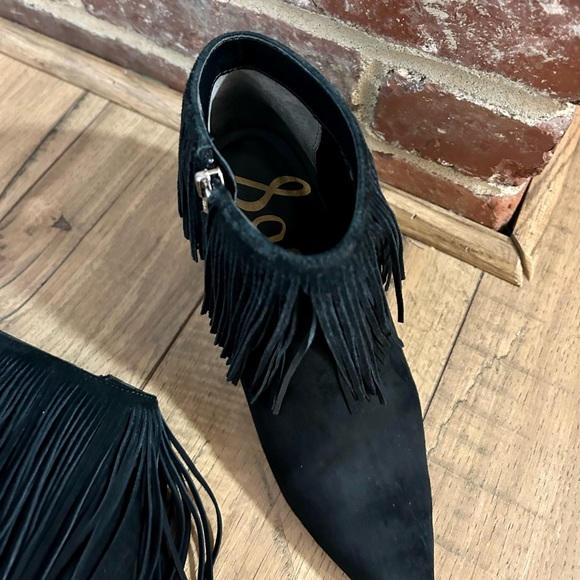 Sam Edelman Kandice Black Suede Fringe Ankle Booties - Picture 4 of 13